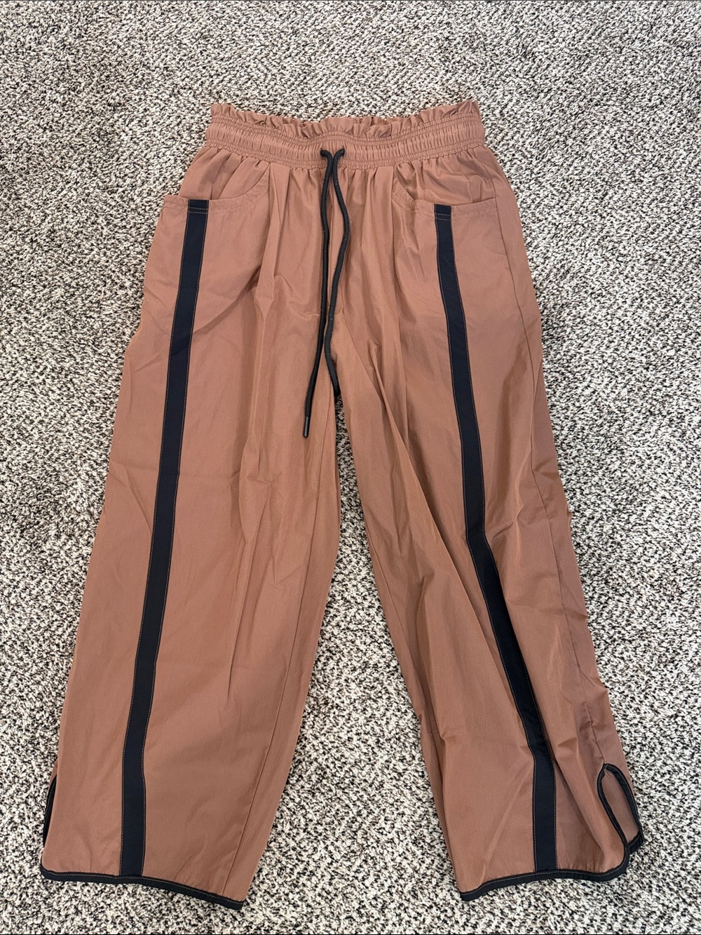 Women’s cropped track pants